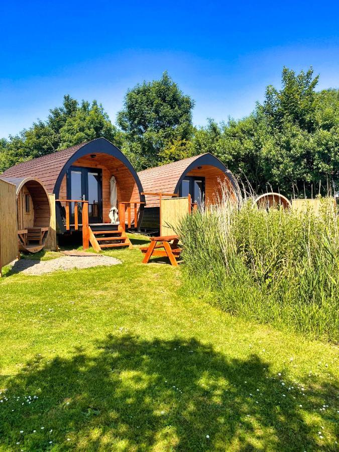 Pod Hotelkamer Aan Het Water Dokkum Eksteriør billede