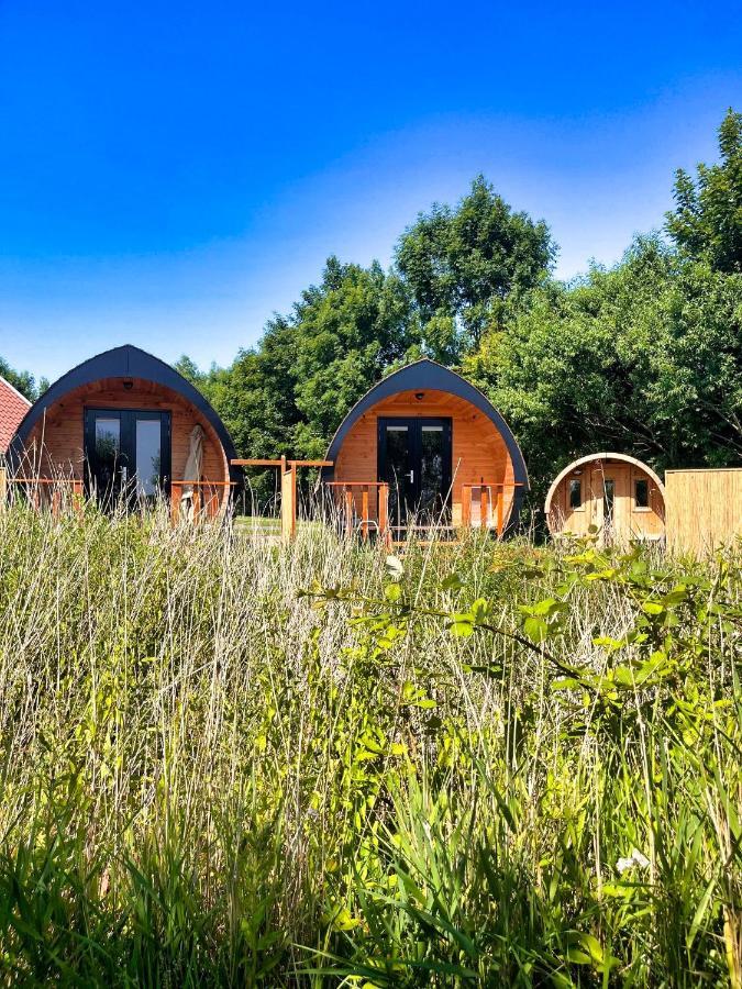 Pod Hotelkamer Aan Het Water Dokkum Eksteriør billede