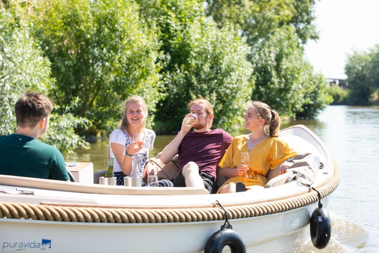 Pod Hotelkamer Aan Het Water Dokkum Eksteriør billede
